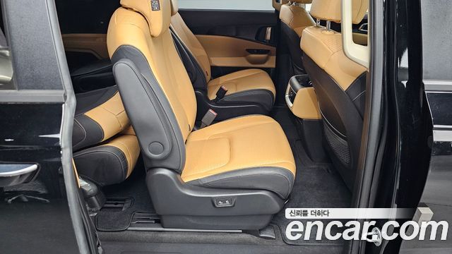 Kia Canival 2023 — photo 18