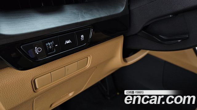 Kia Canival 2023 — photo 24