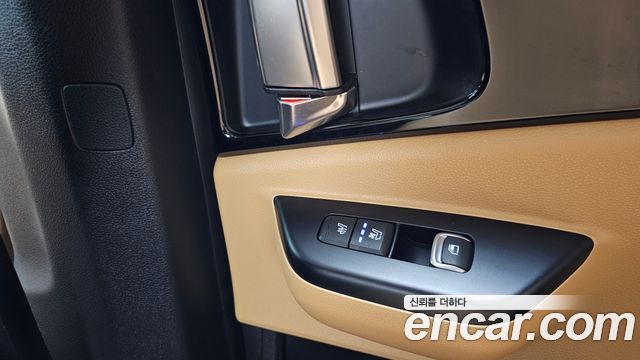 Kia Canival 2023 — photo 26