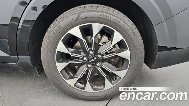 Kia Canival 2023 — photo 7