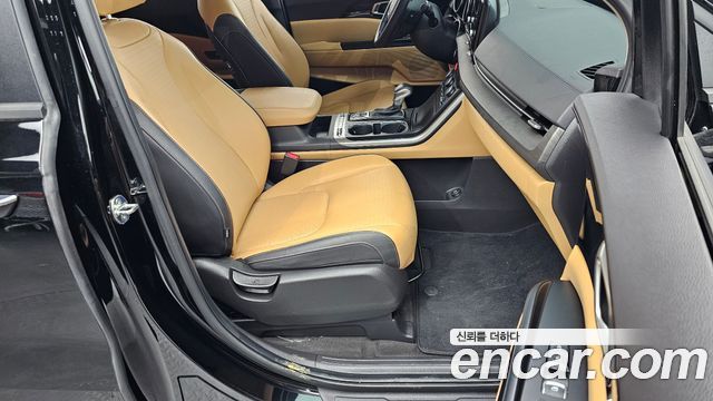 Kia Canival 2023 — photo 16