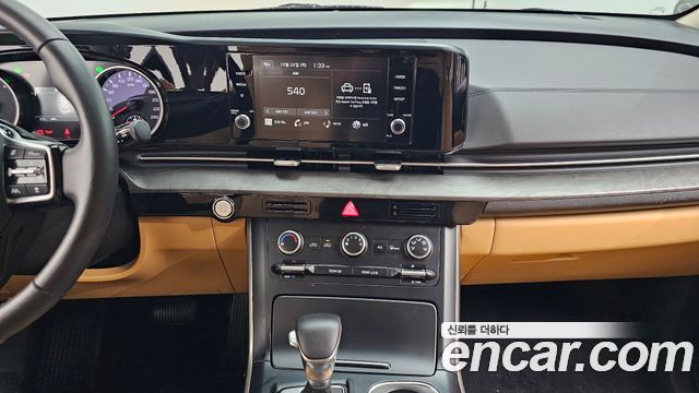 Kia Canival 2023 — photo 30