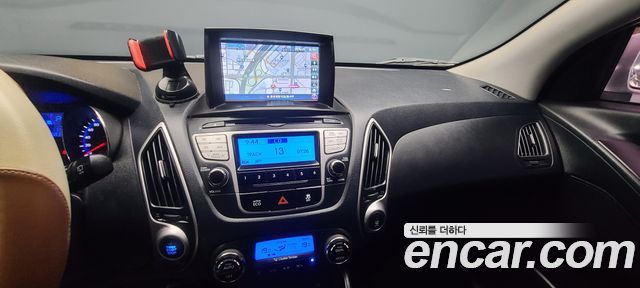 Hyundai Tucson 2011 — photo 9