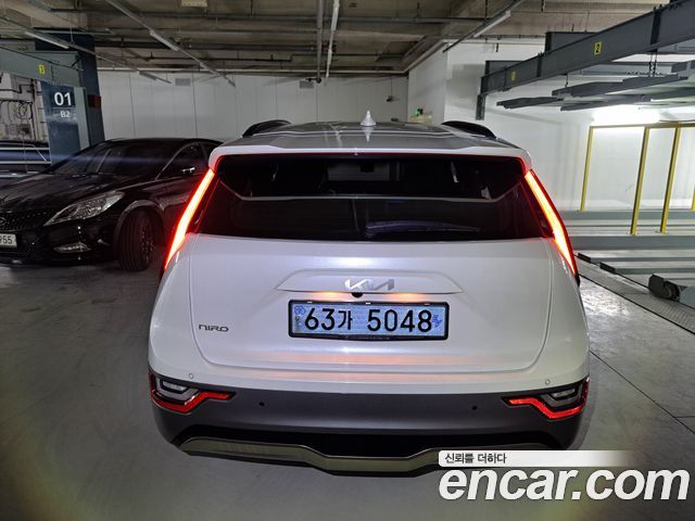 Kia Niro 2023 — photo 3
