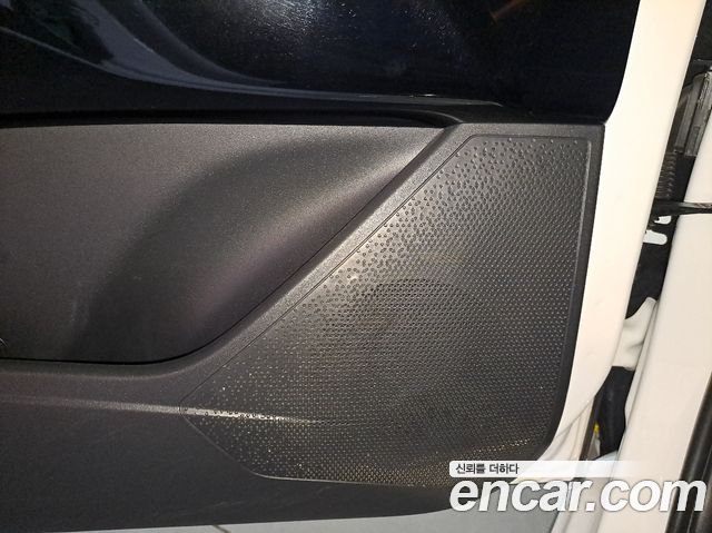 Kia Niro 2023 — photo 11