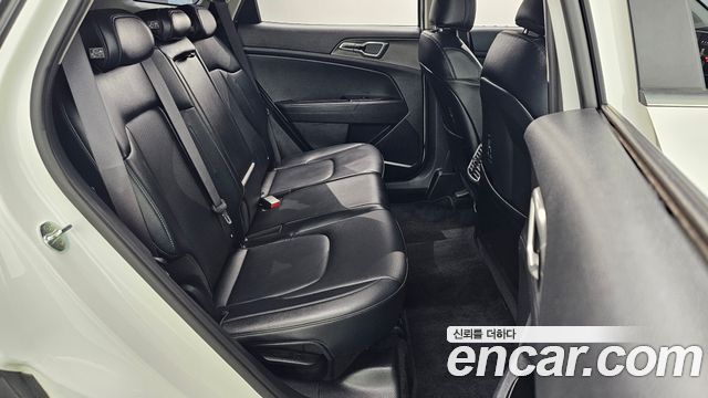 Kia Sportage 2023 — photo 17