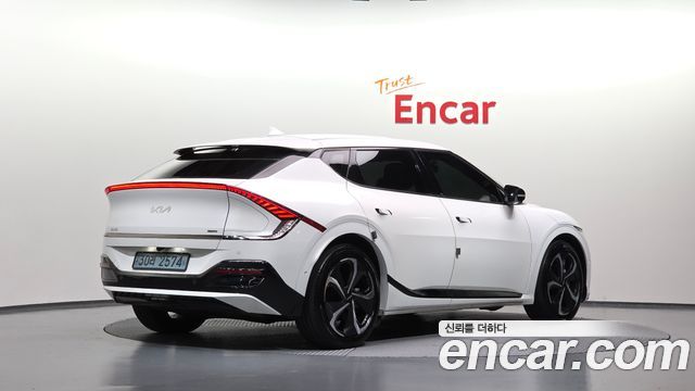 Kia EV6 2022 — photo 2