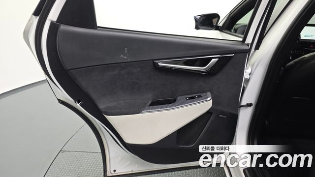 Kia EV6 2022 — photo 15