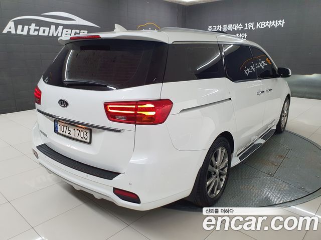 Kia Canival 2019 — photo 2