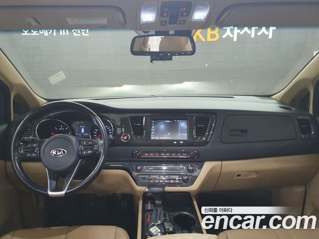 Kia Canival 2019 — photo 7
