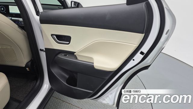 Hyundai Kona 2023 — photo 15