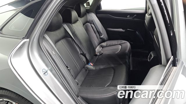 Kia K5 2023 — photo 17