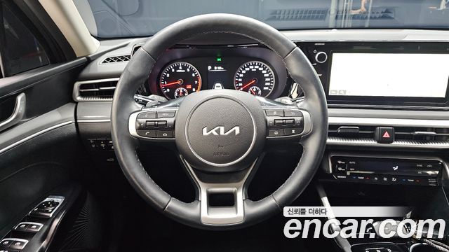 Kia K5 2023 — photo 19
