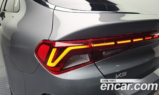 Kia K5 2023 — photo 9
