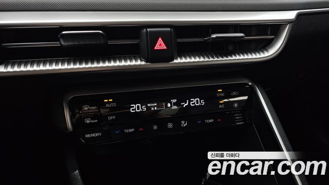 Kia K5 2023 — photo 28