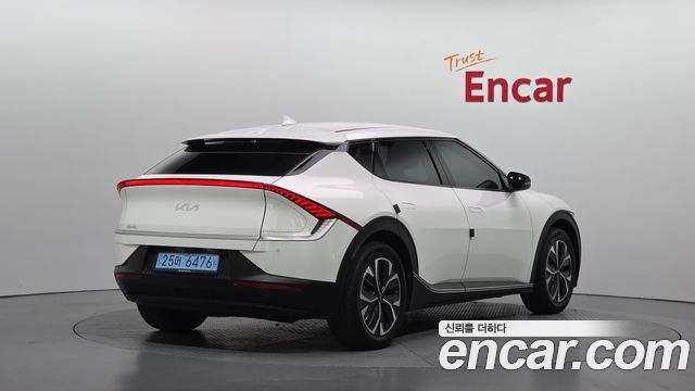 Kia EV6 2023 — photo 2