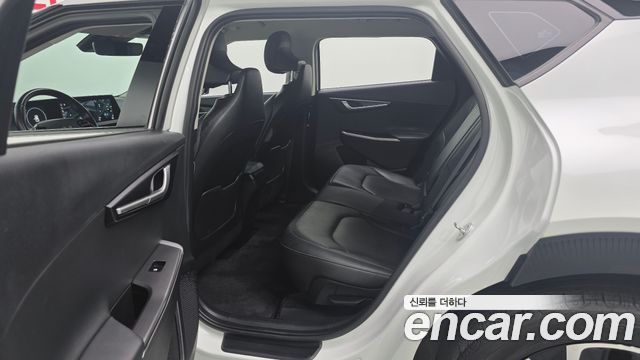 Kia EV6 2023 — photo 23