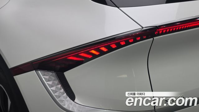 Kia EV6 2023 — photo 9