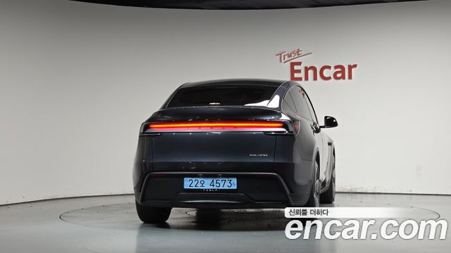 Tesla Model Y 2025 — photo 4