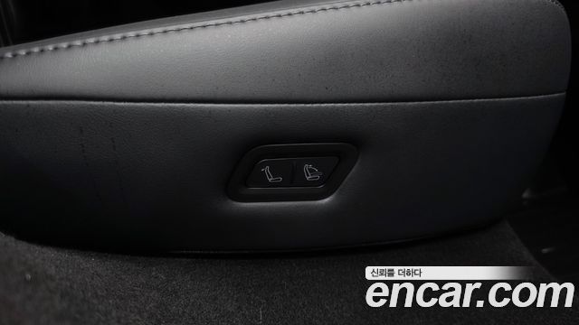 Tesla Model Y 2025 — photo 24