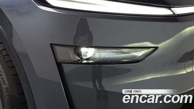 Tesla Model Y 2025 — photo 8