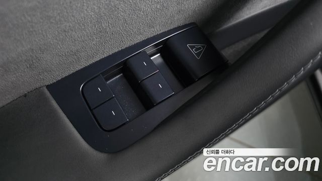 Tesla Model Y 2025 — photo 27