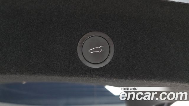 Tesla Model Y 2025 — photo 31