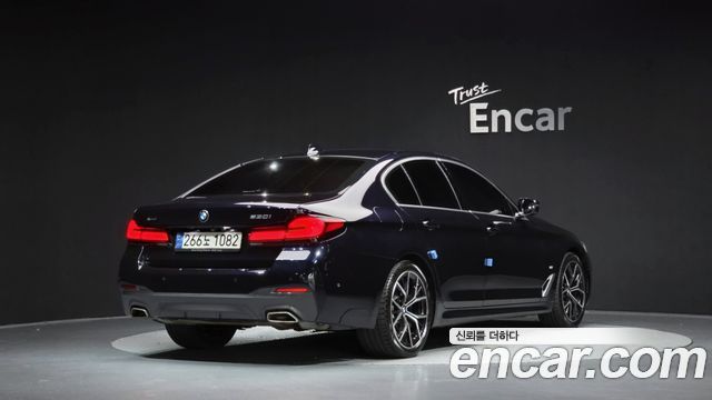 BMW 5-Series 2023 — photo 2