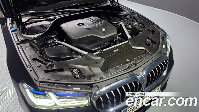 BMW 5-Series 2023 — photo 6