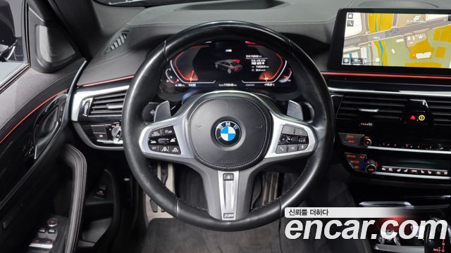 BMW 5-Series 2023 — photo 19