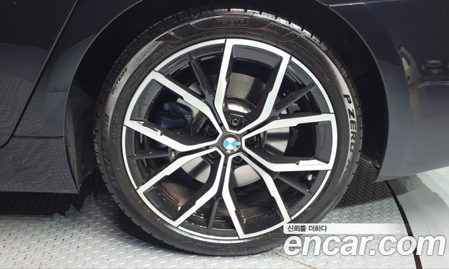 BMW 5-Series 2023 — photo 7