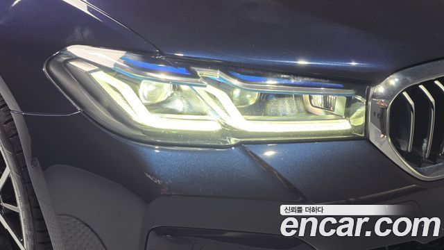 BMW 5-Series 2023 — photo 8