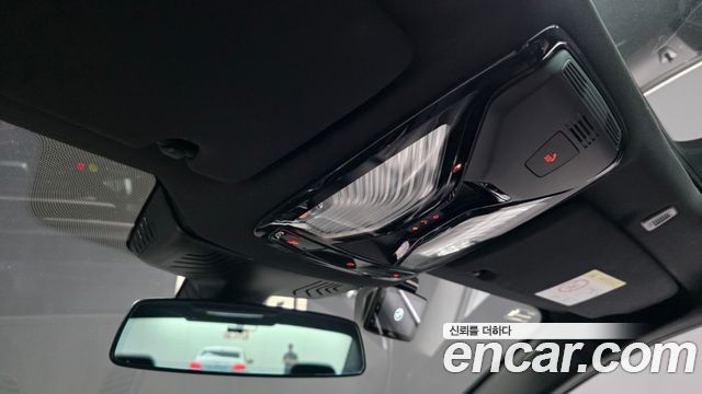 BMW 5-Series 2023 — photo 29