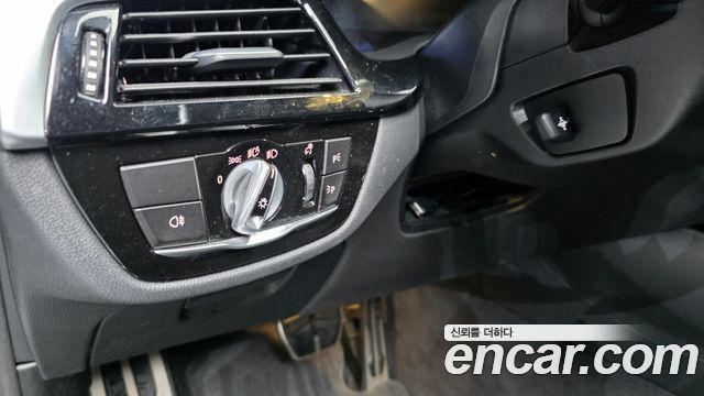 BMW 5-Series 2023 — photo 38