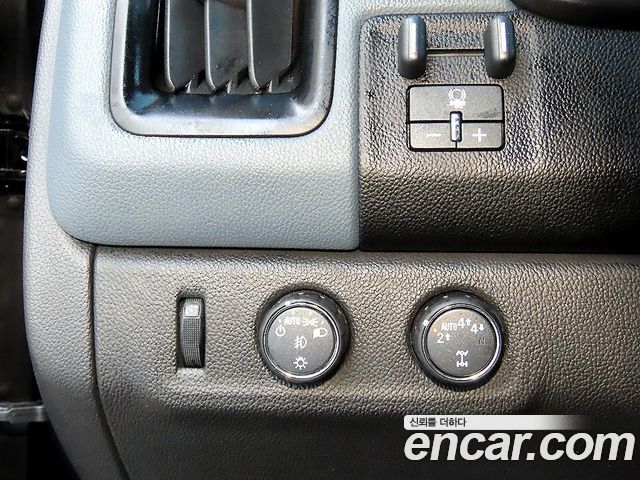 Chevrolet Korea Colorado 2021 — photo 12