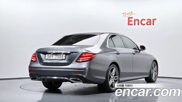 Mercedes-Benz E-Class 2019 — photo 2