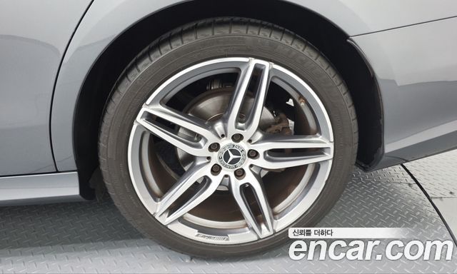 Mercedes-Benz E-Class 2019 — photo 7