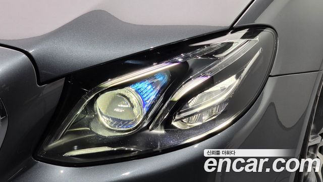Mercedes-Benz E-Class 2019 — photo 8