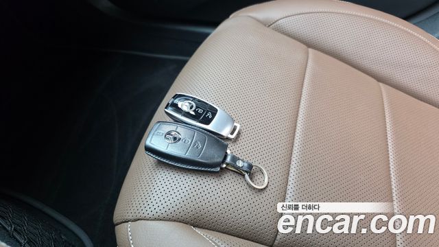 Mercedes-Benz E-Class 2019 — photo 28