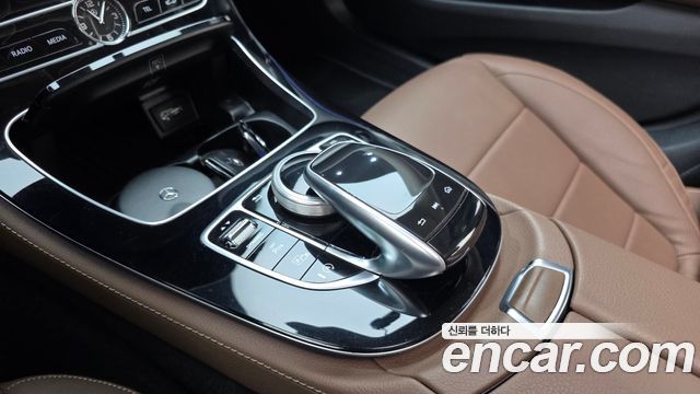 Mercedes-Benz E-Class 2019 — photo 29