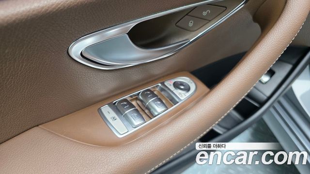 Mercedes-Benz E-Class 2019 — photo 30