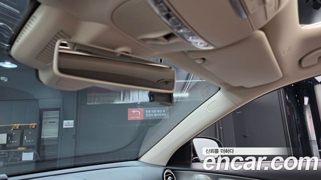 Mercedes-Benz E-Class 2019 — photo 31