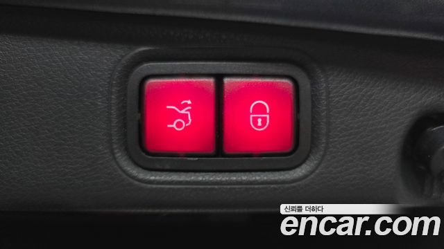 Mercedes-Benz E-Class 2019 — photo 37
