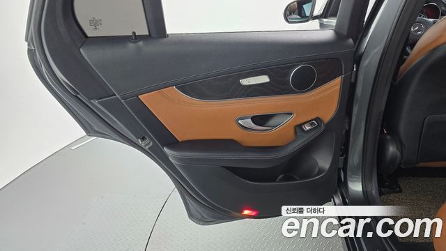 Mercedes-Benz GLC-Class 2018 — photo 15