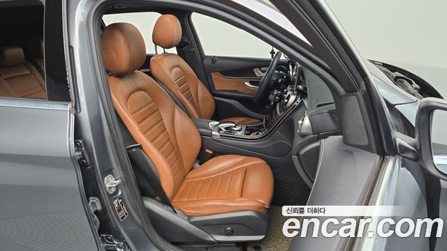Mercedes-Benz GLC-Class 2018 — photo 16