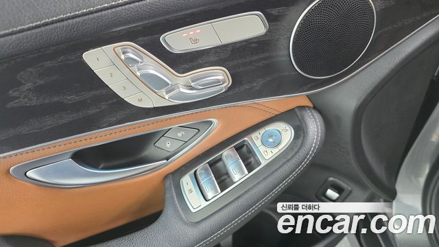 Mercedes-Benz GLC-Class 2018 — photo 28