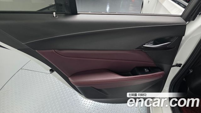 Cadillac CT4 2021 — photo 15