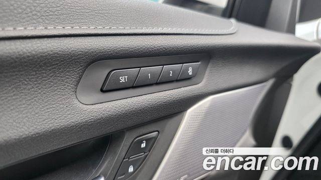 Cadillac CT4 2021 — photo 28