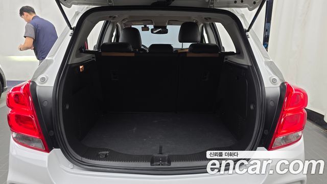 Chevrolet Korea Trax 2017 — photo 23