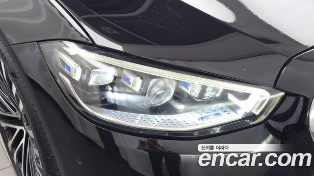 Mercedes-Benz S-Class 2022 — photo 8